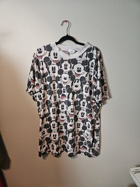 Mickey Mouse Graphic Short-Sleeve Shirt - White/Black